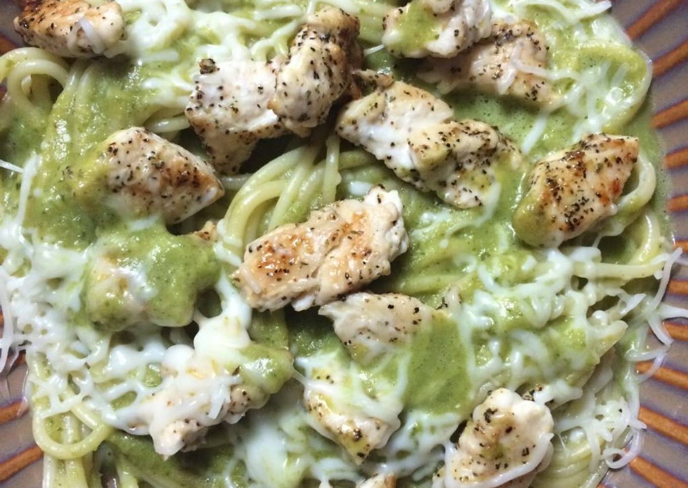 Spaghetti en salsa de chile poblano