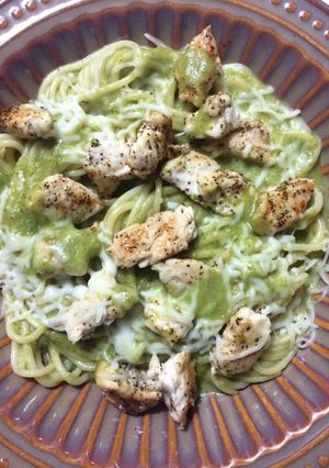 Una foto de Spaghetti en salsa de chile poblano
