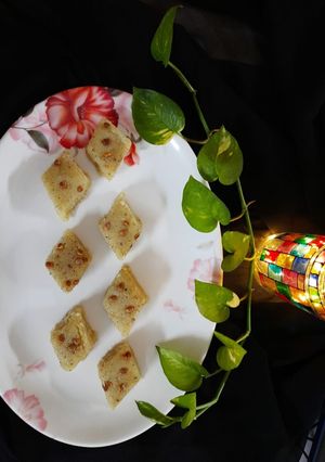 A picture of Coconut burfi.