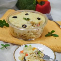 Baked white sauce macaroni A picture of Baked white sauce macaroni.