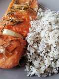 Salmón al horno y arroz con amapola