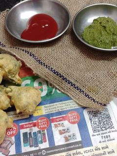 મેથી ના ગોટા (Methi Gota Recipe In Gujarati) રેસીપી મુખ્ય ફોટો