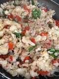 Ensalada de coliflor, pimentón rojo y espinaca
