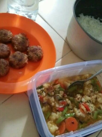 Cara Mudah Membikin Resep Perkedel kentang dan tumis sayur campur ala ala anak asrama yang Lezat Anti Ribet, Sempurna