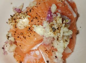 Hình của món Cá Hồi Áp Chảo Sốt Bơ Tỏi.