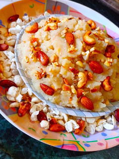 सूजी का हलवा (suji ka halwa recipe in hindi) रेसिपी मुख्य फोटो