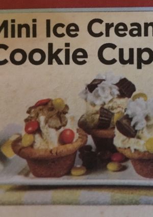 A picture of Mini ice cream cookies cups.