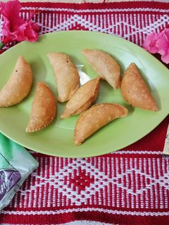 खोया ड्राई फ्रूट्स  गुजिया (Khoya Dry fruits Gujiya recipe in Hindi) रेसिपी मुख्य फोटो