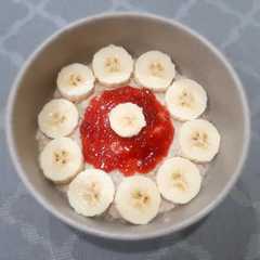 680. Banana Strawberry Overnight Oats To Go রেসিপির প্রধান ছবি
