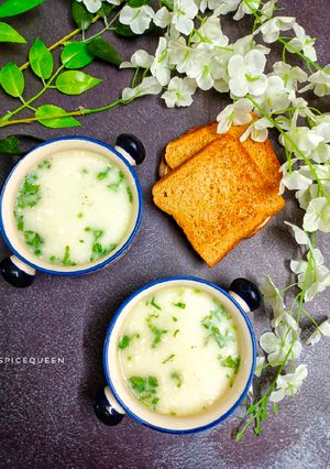 A picture of Cauliflower Coriander Soup.