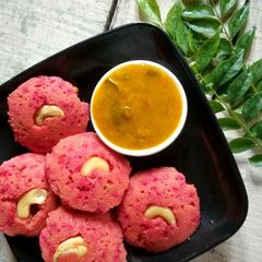 A picture of Beetroot Idlis.