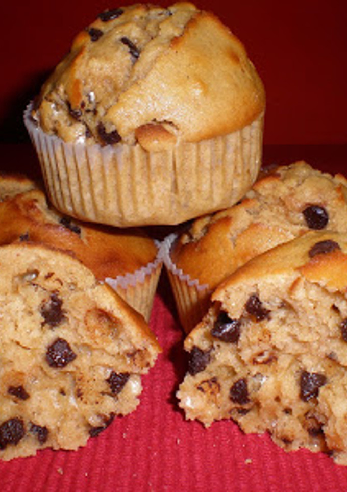 Una foto de Muffins de mantequilla de cacahuete y chips de chocolate