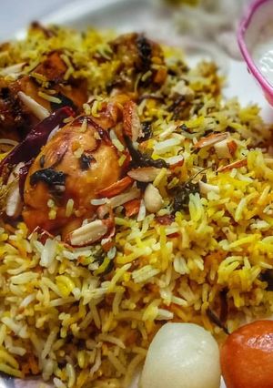 A picture of Chicken biryani.