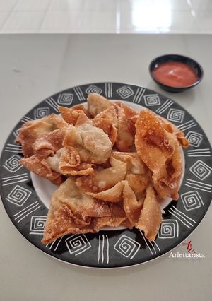 Foto resep Pangsit goreng isi ayam (olahan sisa ayam goreng)