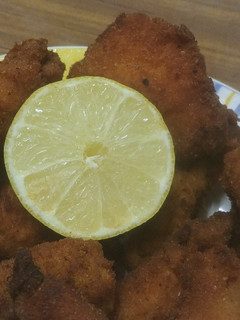 Una foto de Tiras de pollo al limón 🍋