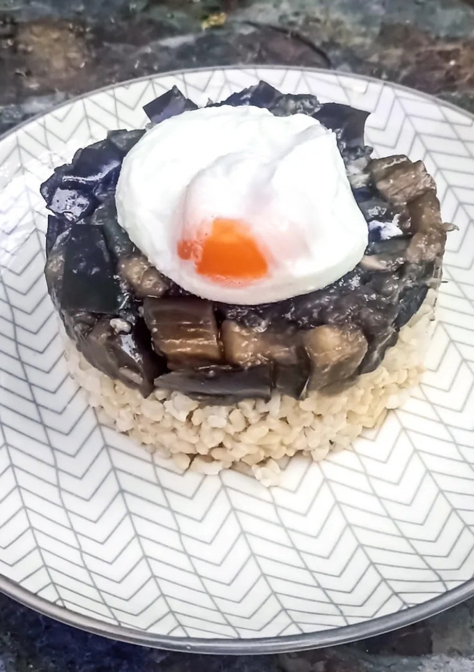 Una foto de Timbal de berenjenas teriyaki