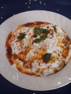 दही भल्ले (Dahi bhalle recipe in Hindi) रेसिपी मुख्य फोटो