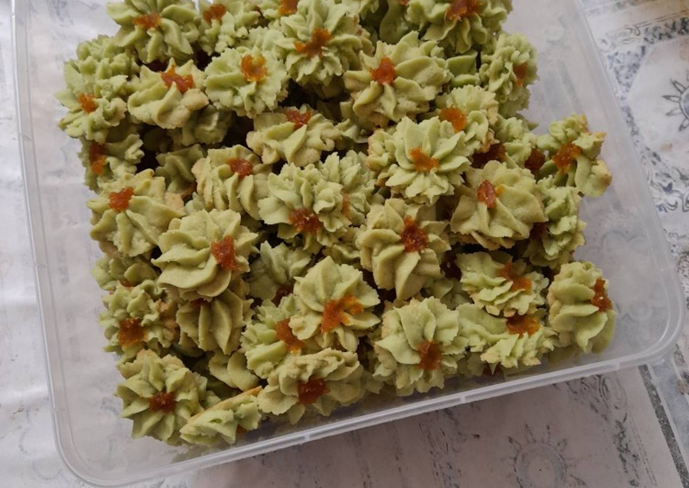 Kue kering mawar pandan