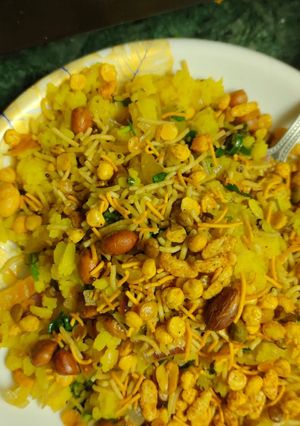 पोहा (poha ladoo recipe in Hindi) रेसिपी मुख्य फोटो