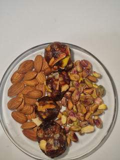 A picture of Dry fruits & Dates balls (sugar free).