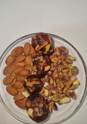 A picture of Dry fruits & Dates balls (sugar free).