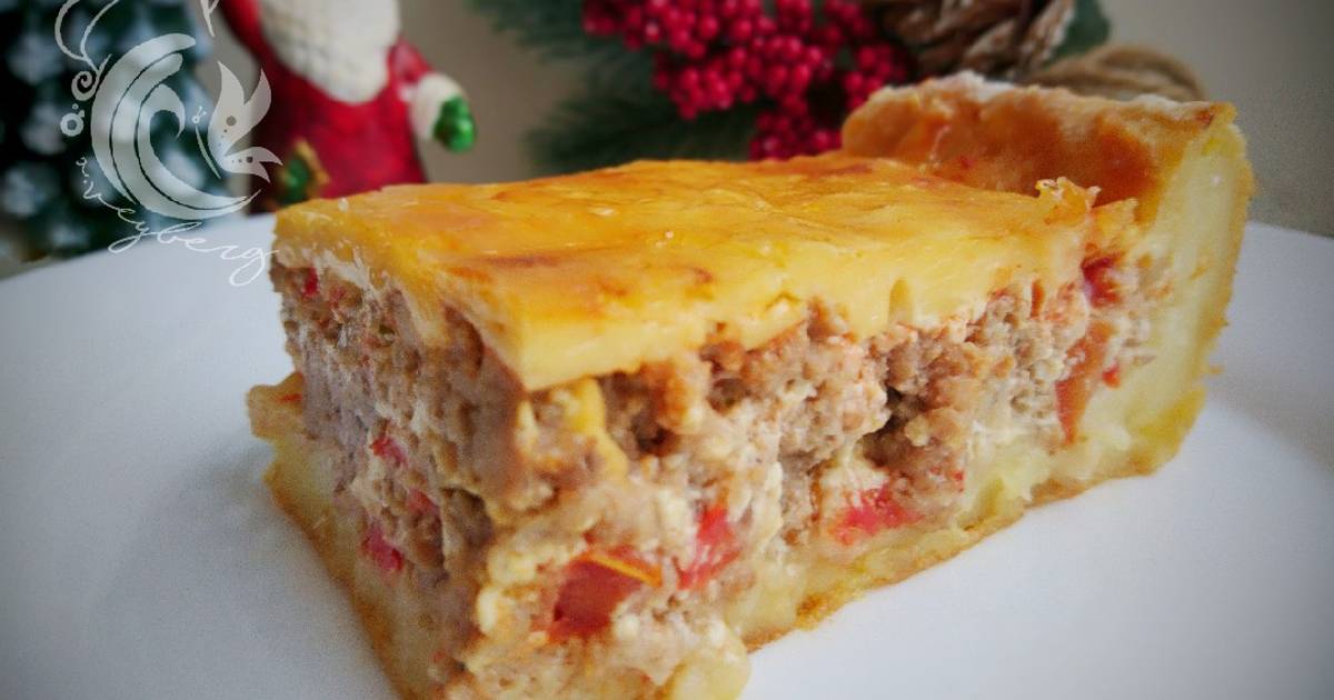 Открытый мясной пирог с картофельным тестом изюминка