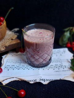 عکسی از دستور اسموتی آلبالو و شکلات
