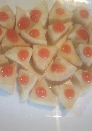 A picture of Cassava chips.