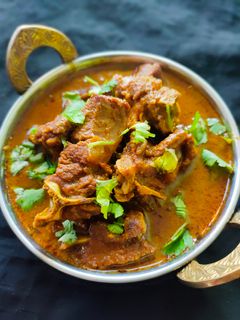 मटन करी (Mutton curry recipe in hindi) रेसिपी मुख्य फोटो