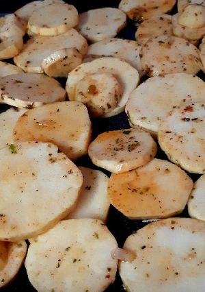 Una foto de Batatas saborizadas al horno 😄