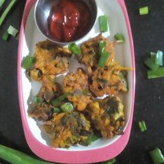A picture of Hare pyaj ke pakode.