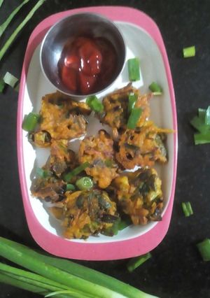 A picture of Hare pyaj ke pakode.
