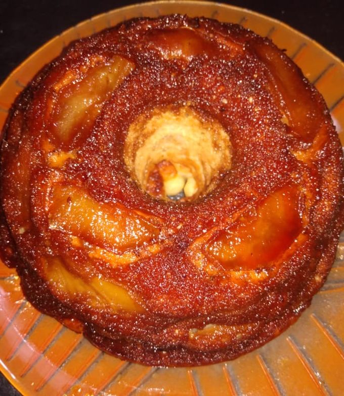 Una foto de Torta invertida de manzanas