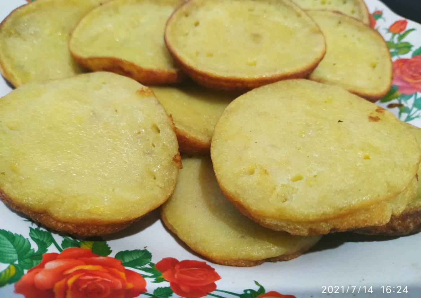 Kue lumpur pisang ambon
