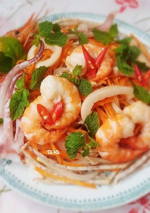 Hình của món Gỏi khoai môn TÔM càng.