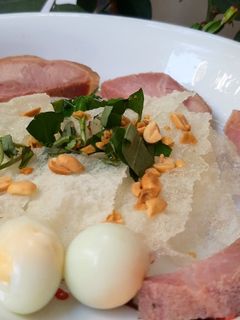 Hình của món Bánh tráng trộn jambon.