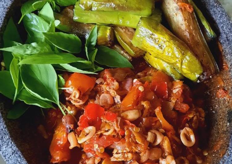 Resep Sambal Cumi dan lalapan Anti Gagal