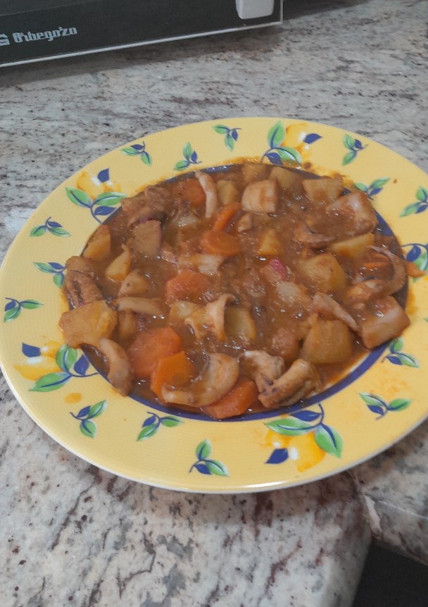 Una foto de Choco con patatas