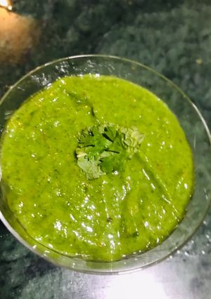 A picture of Kairi ki hari chutney.