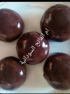 صورة لوصفة كرات ملبسه بصوص الشوكولاته