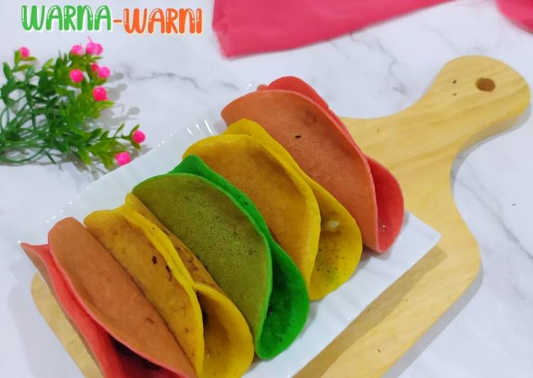 Kue manja warna warni