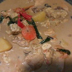 A picture of Soya chicken kurma.