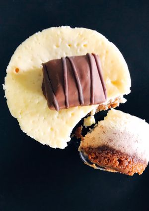 Une photo de Cheesecake kinder BuenoPlus de recettes sur Instagram @stl_cuisine