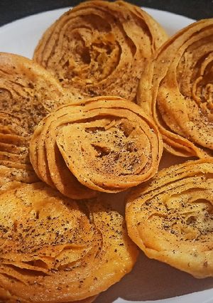 કચ્છી પકવાન (Kutchi Pakwan Recipe In Gujarati) રેસીપી મુખ્ય ફોટો
