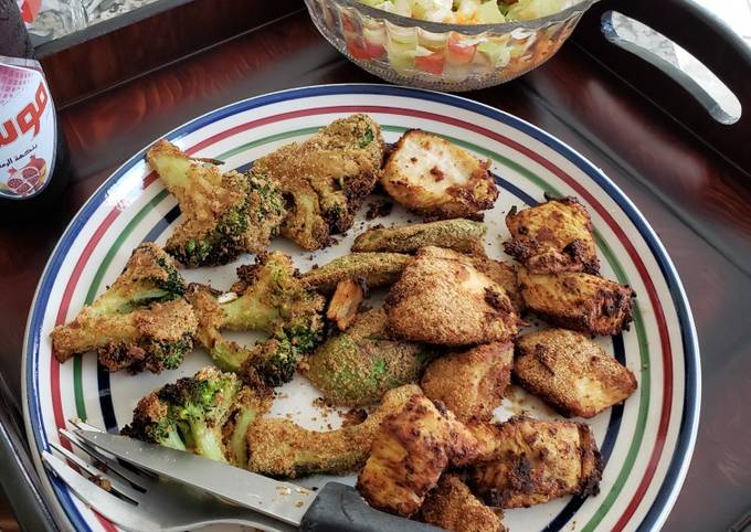 Fried Chicken 🍗 with fried broccoli 🥦 and fried avocado 🥑