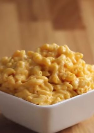 A picture of 3-ingredient mac 'n' cheese.