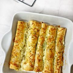 A picture of Chicken tortilla rolls.