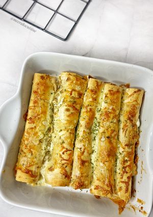 A picture of Chicken tortilla rolls.