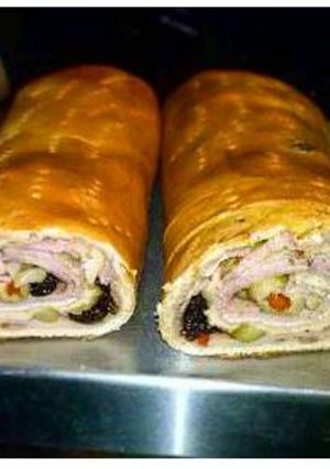 Una foto de Pan de jamón navideño