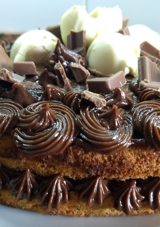Una foto de Torta sencilla, rica y económica para cumple